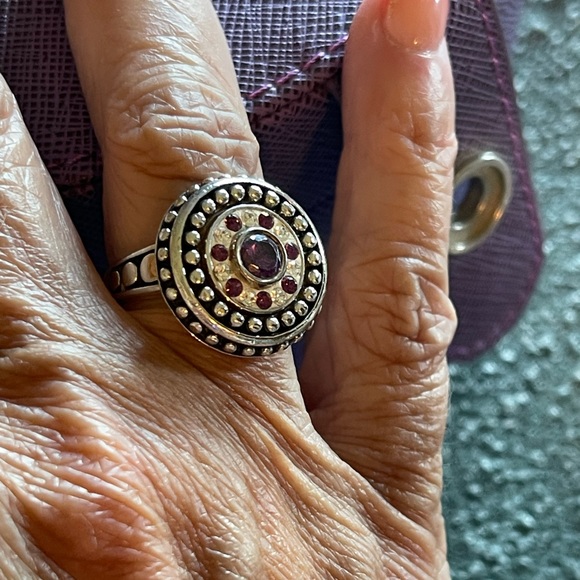 Kameleon jewelry box with five rings size 6 and 40 jewel pops as shown. - Picture 12 of 16